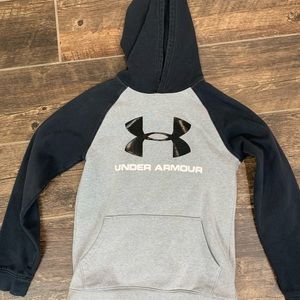 Boy’s Under Armour Youth Large Sweatshirt